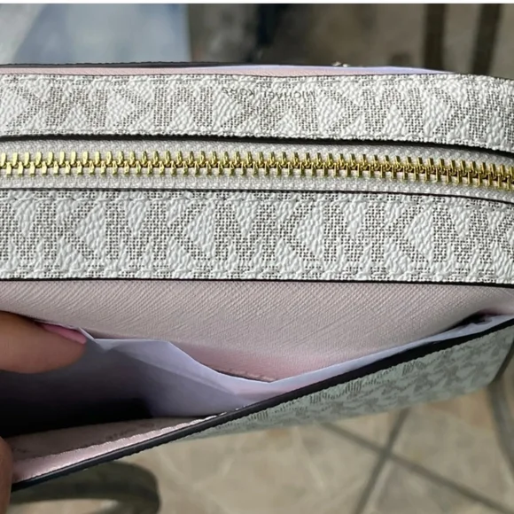 Michael Kors PVC Leather Crossbody Bag Handbag Messenger Shoulder Purse - Picture 9 of 11